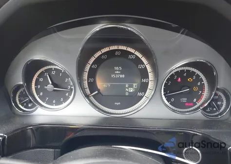 2011 Mercedes-Benz E 350 z USA, uszkodzony, nr VIN WDDHF5GB2BA287303